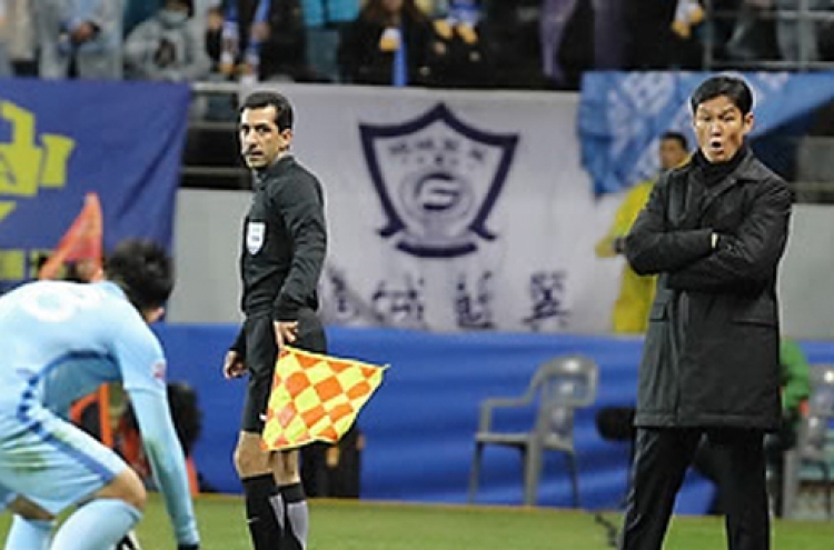 Korean football coaches, players find themselves in hot seat in China
