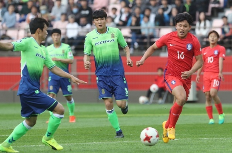 Coach of Asian club football champs gives advice to Korean U-20 team