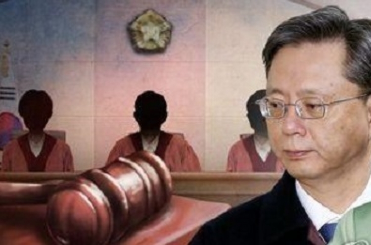 Ex-presidential aide denies charges in Park corruption scandal