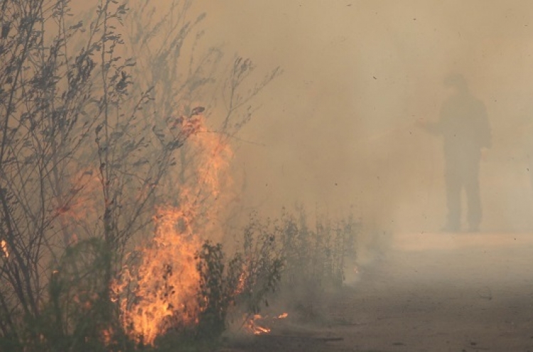 Large mountain fire in Gangwon reignites