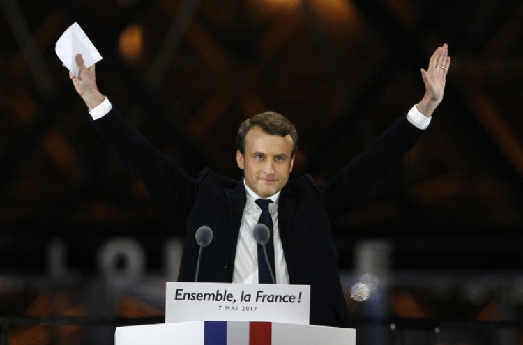 [Newsmaker] Centrist Macron becomes France's youngest president