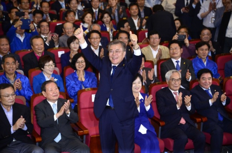 文 출구조사 소감 "과제 이루겠다"