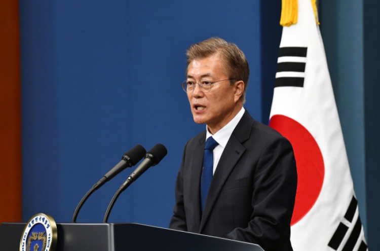 President Moon seeking meeting with ruling, opposition party leaders