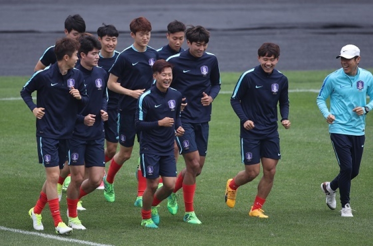 Korean coach to rest Barcelona prospects vs. England