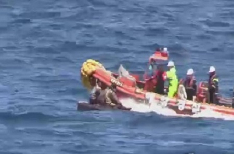 S. Korea rescues 4 N. Korean sailors