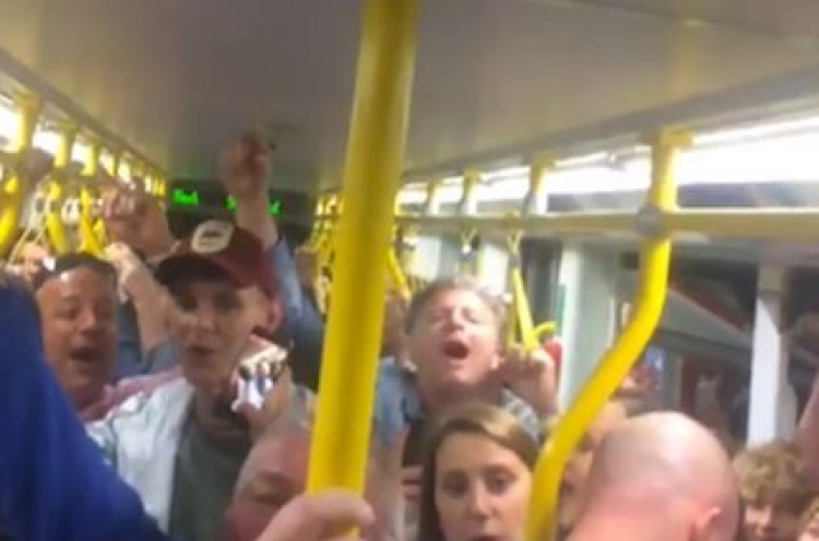 (영상) 테러 이후...감동의 영국 지하철
