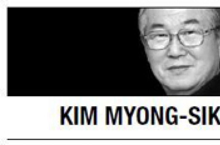 [Kim Myong-sik] Moon’s tightrope walk in THAAD politics