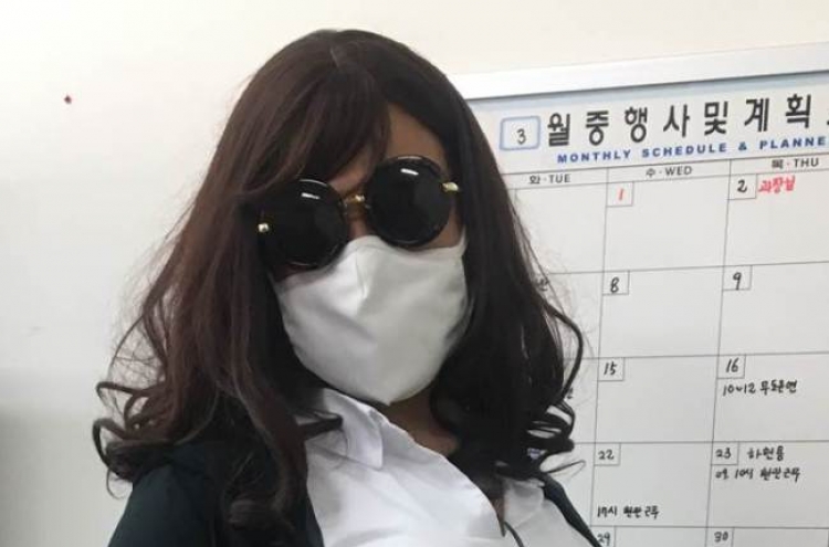 Korean police officer dressed as woman catches 20 drug criminals