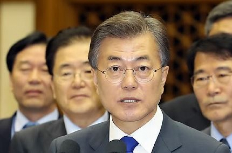 Moon's approval rating rebounds slightly: survey