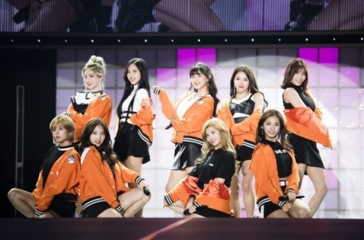 Twice's Japanese debut album tops Oricon chart