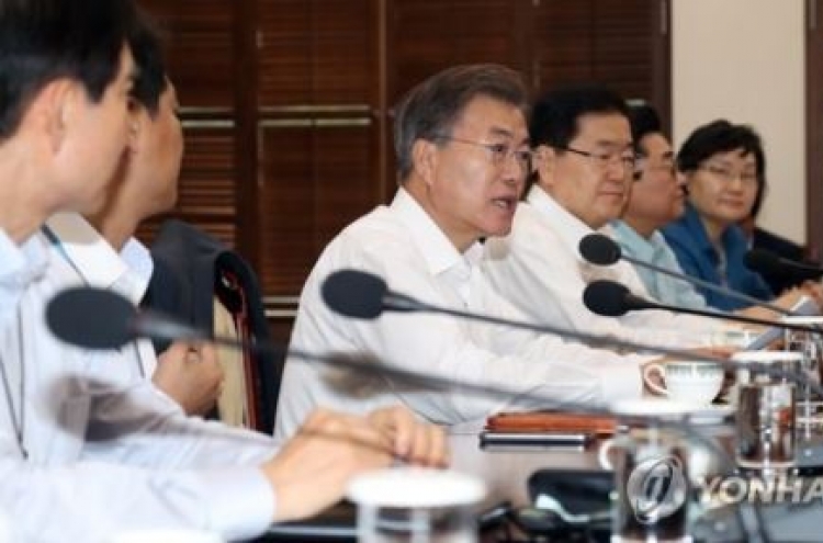 Moon welcomes minimum wage hike, vows support for small firms