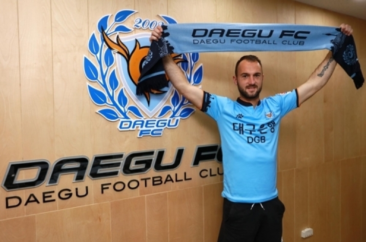 Korean football club Daegu sign Aussie defender Franjic