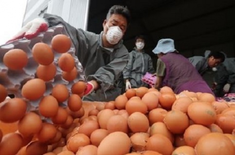 Police raid animal medicine shop accused of selling banned pesticide to chicken farms