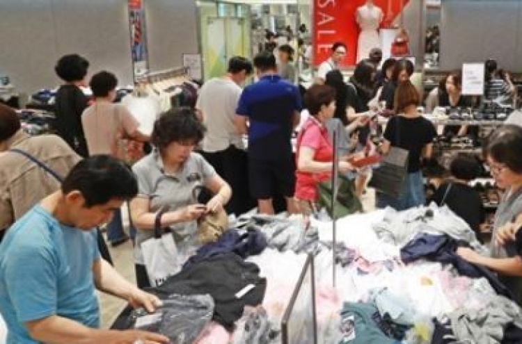 Growth of retail sales slows in July