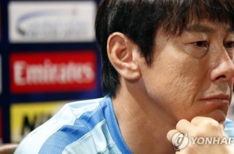 Korea, Uzbekistan football coaches renew rivalry in decisive World Cup qualifier