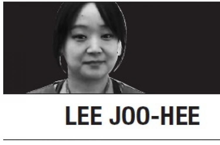 [Lee Joo-hee]  ‘I consume therefore I am’