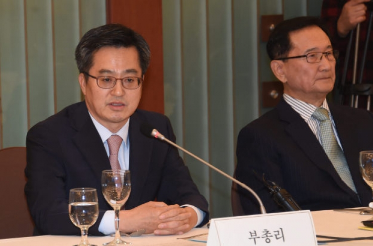 Finance minister stresses gov't efforts to tackle structural problems, external risks