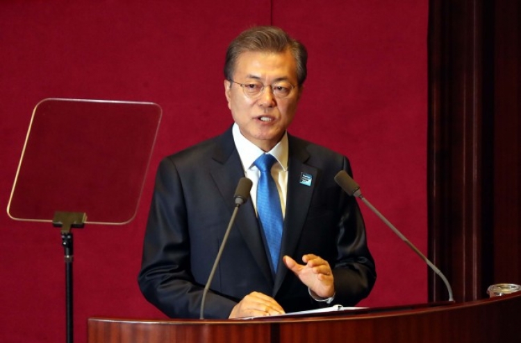 Moon says no nukes in South Korea