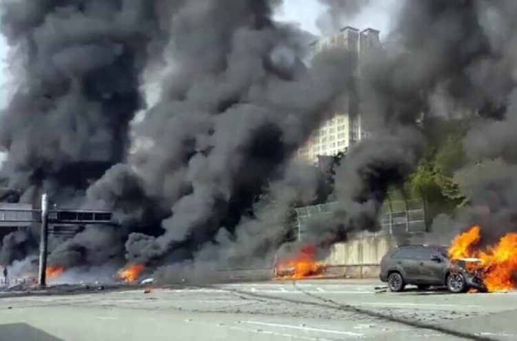 3 die in oil tank blast near Changwon Tunnel