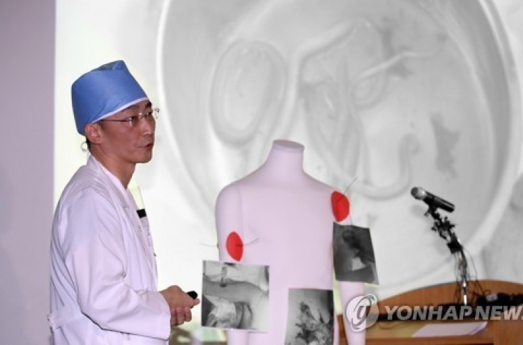 '몸속 수십 마리 기생충'…귀순병사 통해 엿본 북한군 실태