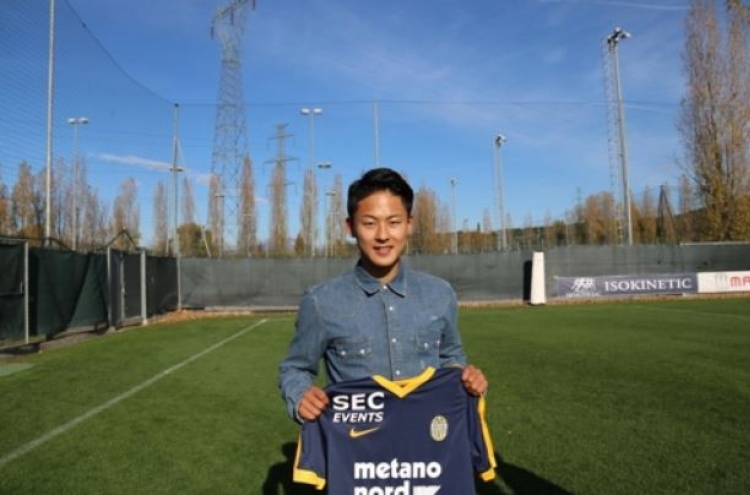 Korean footballer eyes starting spot at Italian club, nat'l team selection