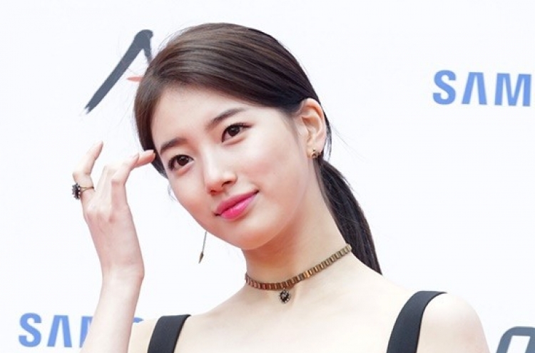 Stars shine in black at Asian awards in Seoul