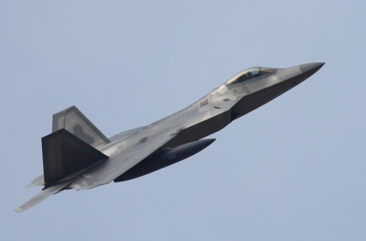 Six US F-22 stealth fighter jets arrive in S. Korea for joint air drills