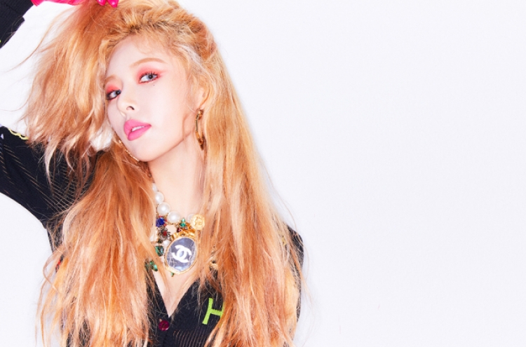 HyunA tops China's QQ Music charts for 'Lip & Hip'