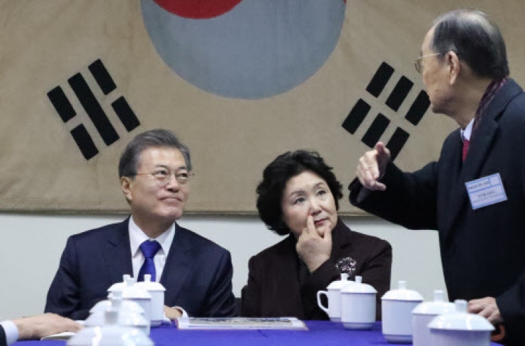 Moon highlights S. Korea-China ties in visit to site of independence movement