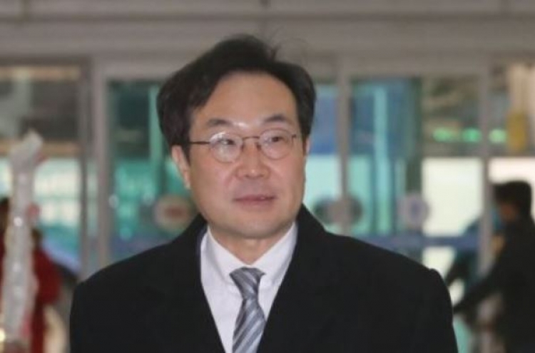 Korea's nuclear envoy leaves for Japan for talks on NK nukes