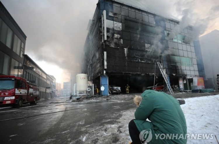 "하늘도 무심하시지"…노모·딸·손녀 목숨 앗아간 제천 화마