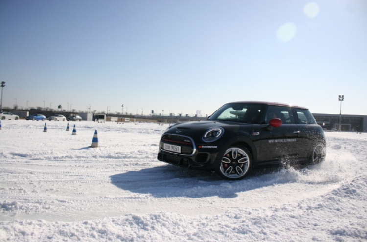 Imported car makers in Korea compete to launch driving centers