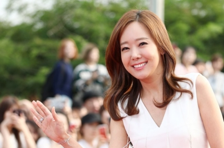 So Yoo-jin gives birth to daughter