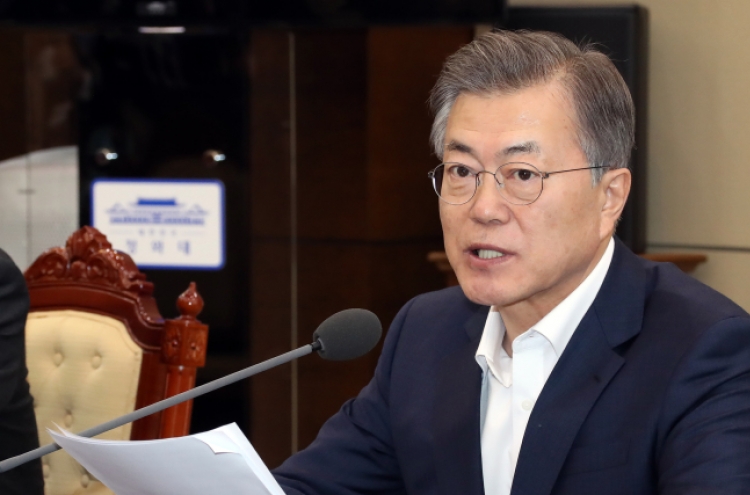 Moon's top security aide holds talks with NK delegates in Seoul