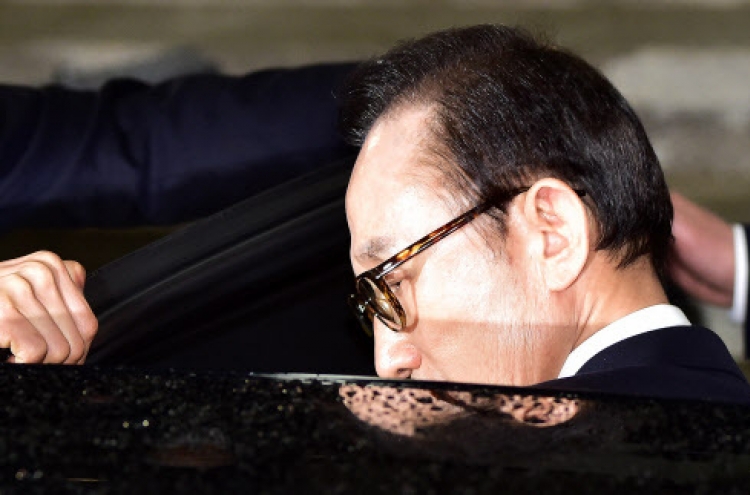 Lee Myung-bak’s aides, relatives face indictments