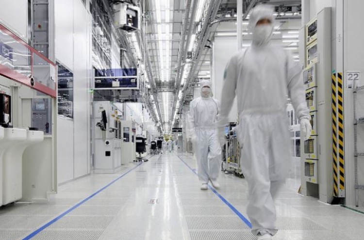 Samsung, SK hynix shares soar on bright outlooks