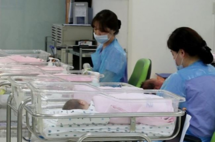 Korea's childbirths continue to drop in Jan.