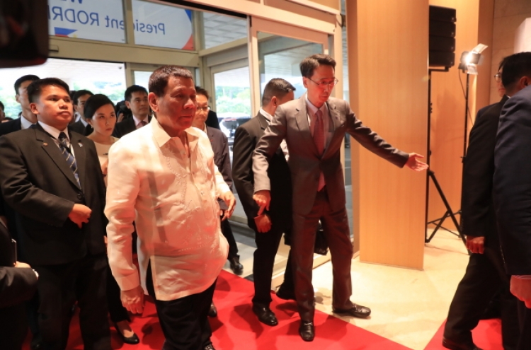 Philippine President Rodrigo Duterte visits E-Mart