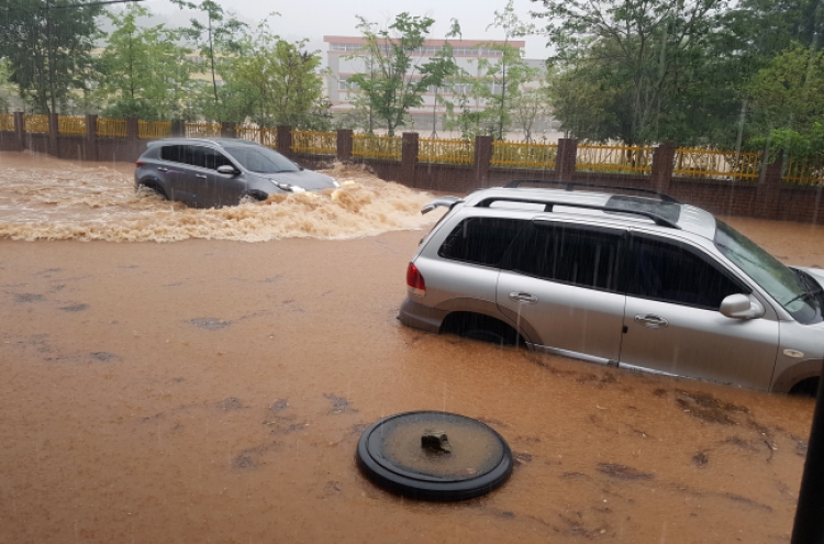 [Weather] Heavy rain hits Korea as Typhoon Prapiroon approaches