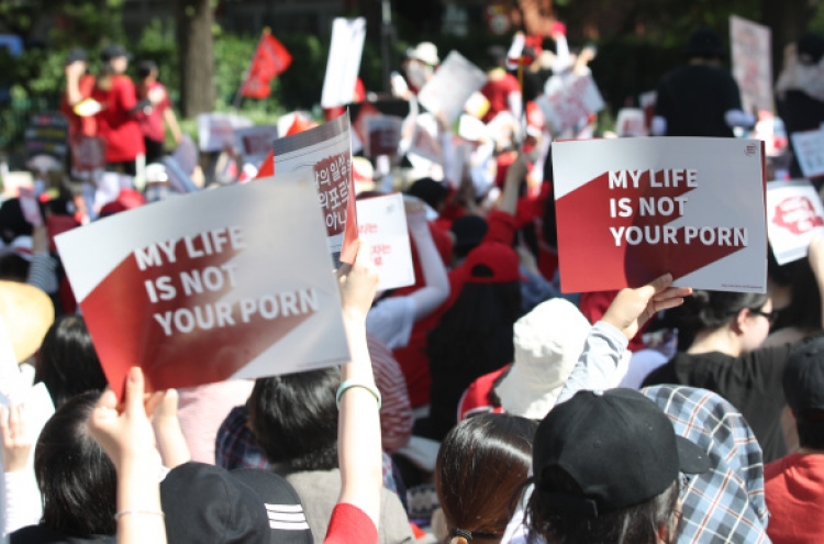 Estimated 60,000 women muster up ‘inconvenient courage’