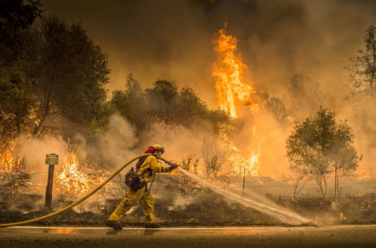 [Newsmaker] California battles raging wildfires