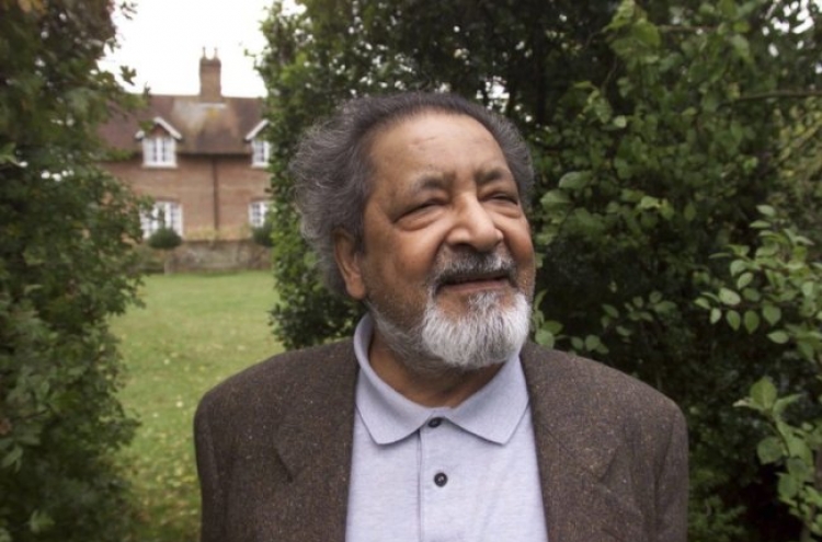 Nobel Prize-winning author V.S. Naipaul dies at 85