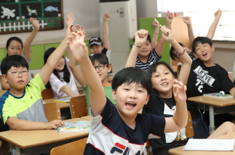 Seoul education board recommends delaying new semester amid hot weather