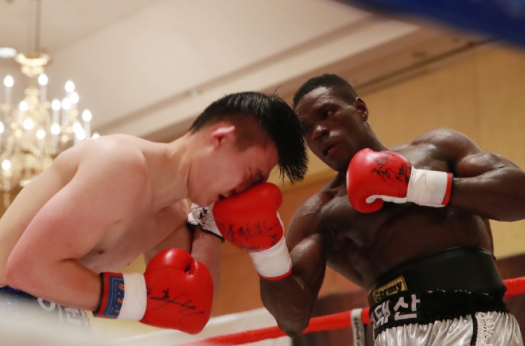 [Herald Interview] Cameroonian refugee reignites boxing dreams in Korea