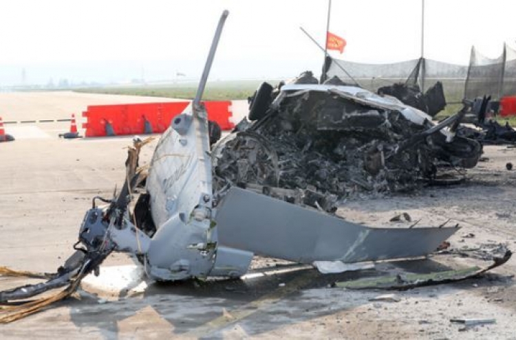 Joint probe team tentatively concludes defective rotor mast as cause of marine chopper crash