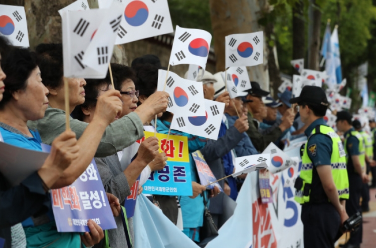 Koreans pin hopes for peace breakthrough on 3rd Moon-Kim summit