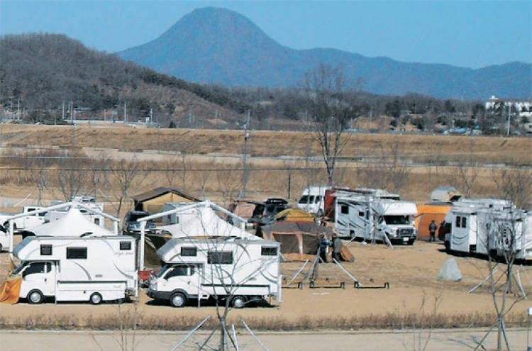 Family of three found dead of carbon monoxide poisoning at campsite