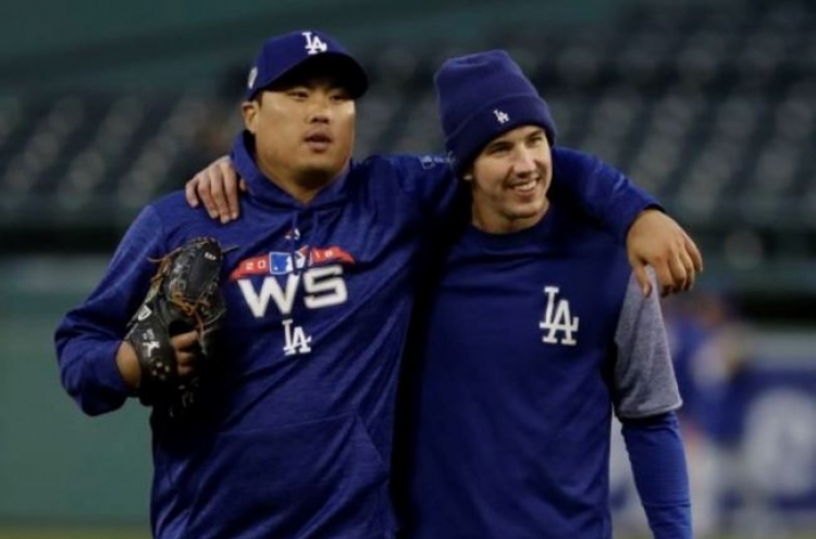 Dodgers' Ryu Hyun-jin takes loss in historic World Series start