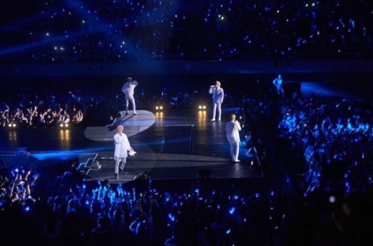 Winner’s blue waves in the Philippines