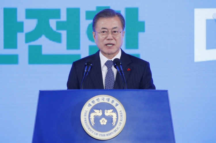 Moon's approval rating rebounds amid optimism for peace: poll